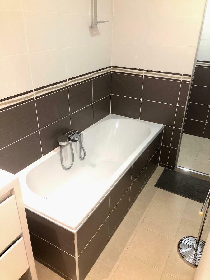 Gite 100M2, Jardin Prive, 3 Chambres A Mondelange Eksteriør bilde